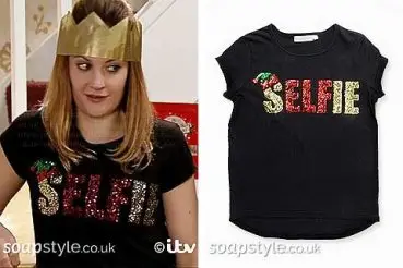 Kylie in Coronation Street selfie Christmas t-shirt